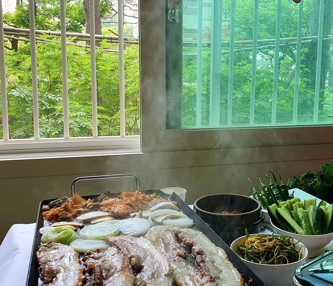 이웃집 가든뷰에서 즐긴 환상적인 '브런치 삼겹살' 파티!