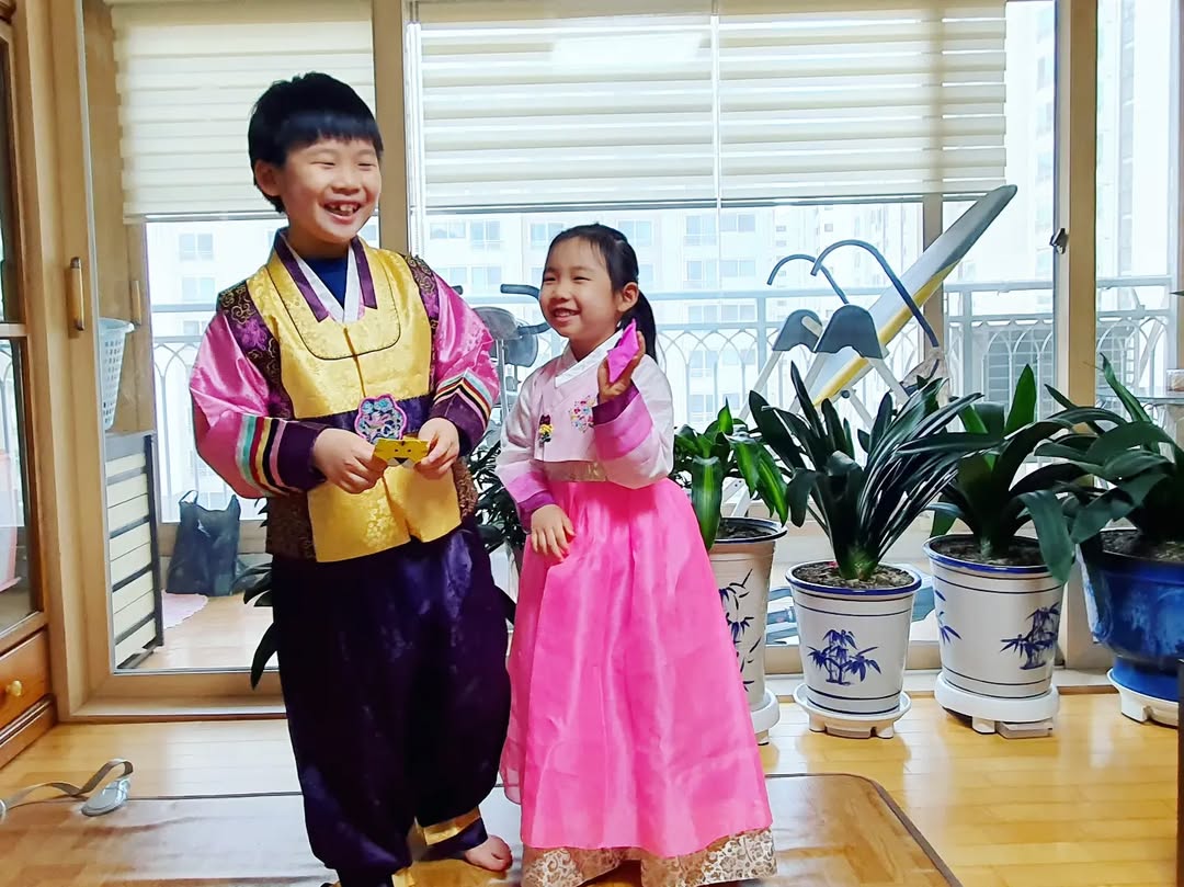 사랑스러운 한복 아이들, 2022년 호랑이해 설날 세배와 특별한 세뱃돈 봉투 이야기
