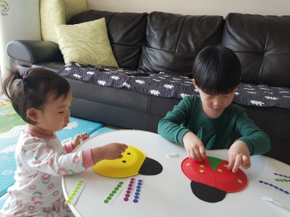 [엄마표놀이] 종이접시로 무당벌레 만들기