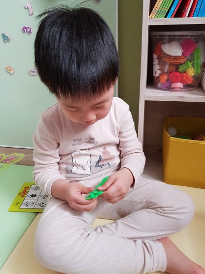 오색끝으로 꽃과 나비 표현하기