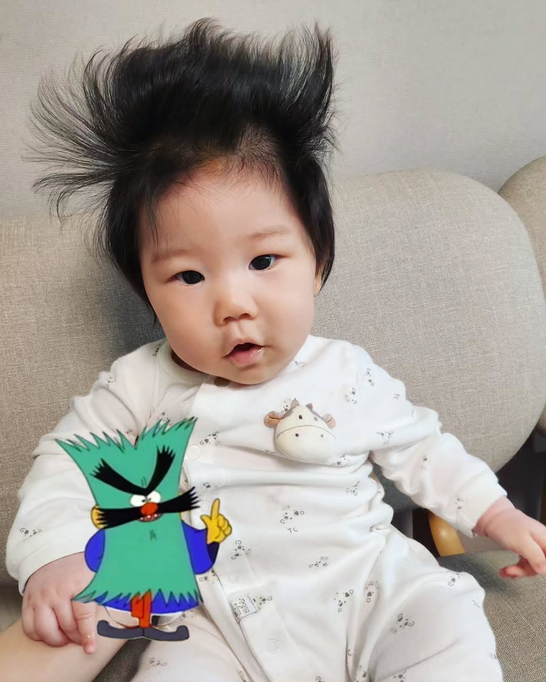 피구왕 통키가 나타났다? 5개월 아기 윤지의 귀여운 잔디인형 헤어스타일