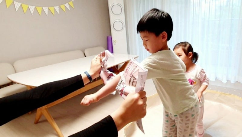 [엄마표놀이] 스트레스를 날려버리는 신문지놀이 7가지 | 오감놀이 | 홈스쿨링 | homeschooling