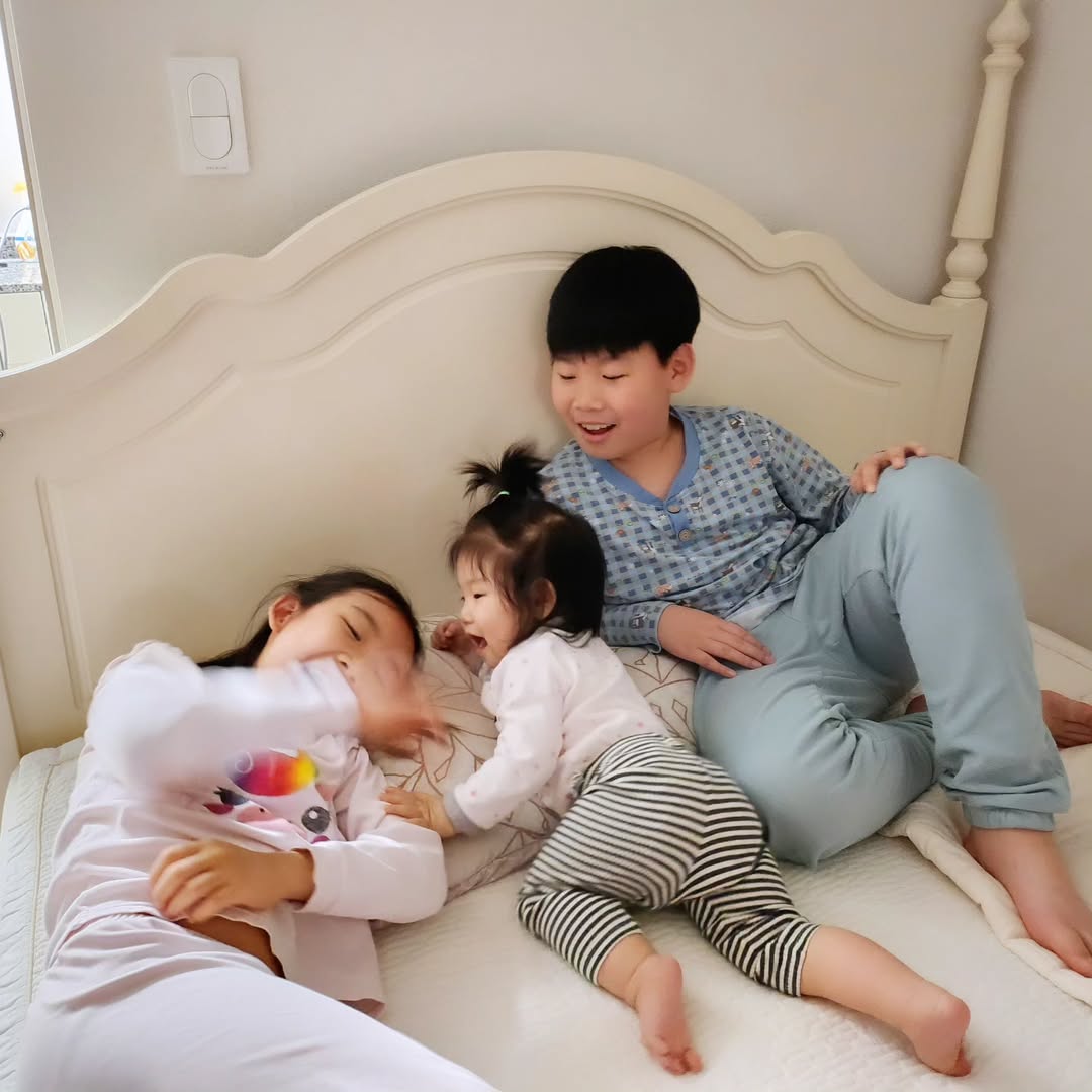 새 학년 새 출발! 설렘 가득한 4학년 윤아와 아쉬움 가득한 2학년 윤찬이의 등교 첫날