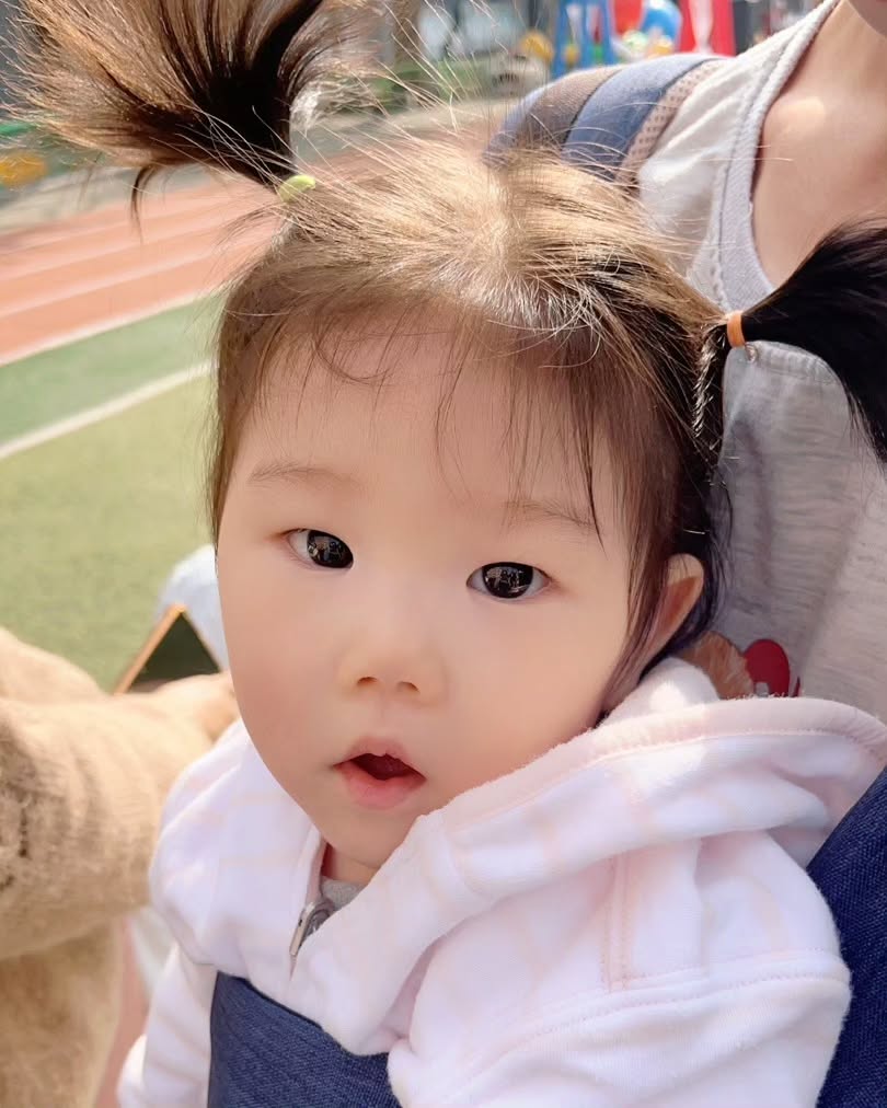 초등 가을 운동회 현장! 10개월 셋째 딸과 함께한 시끌벅적 응원기