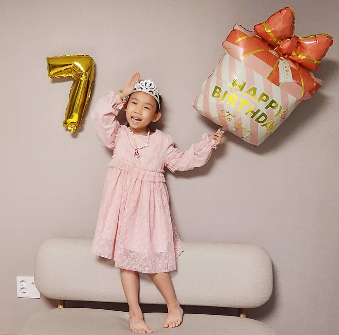 7살 생일 맞은 예비 초등학생 윤아! 훌쩍 자란 언니의 모습에 감동
