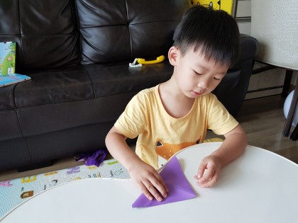 [엄마표놀이] 종이로 배 접고 꾸미기