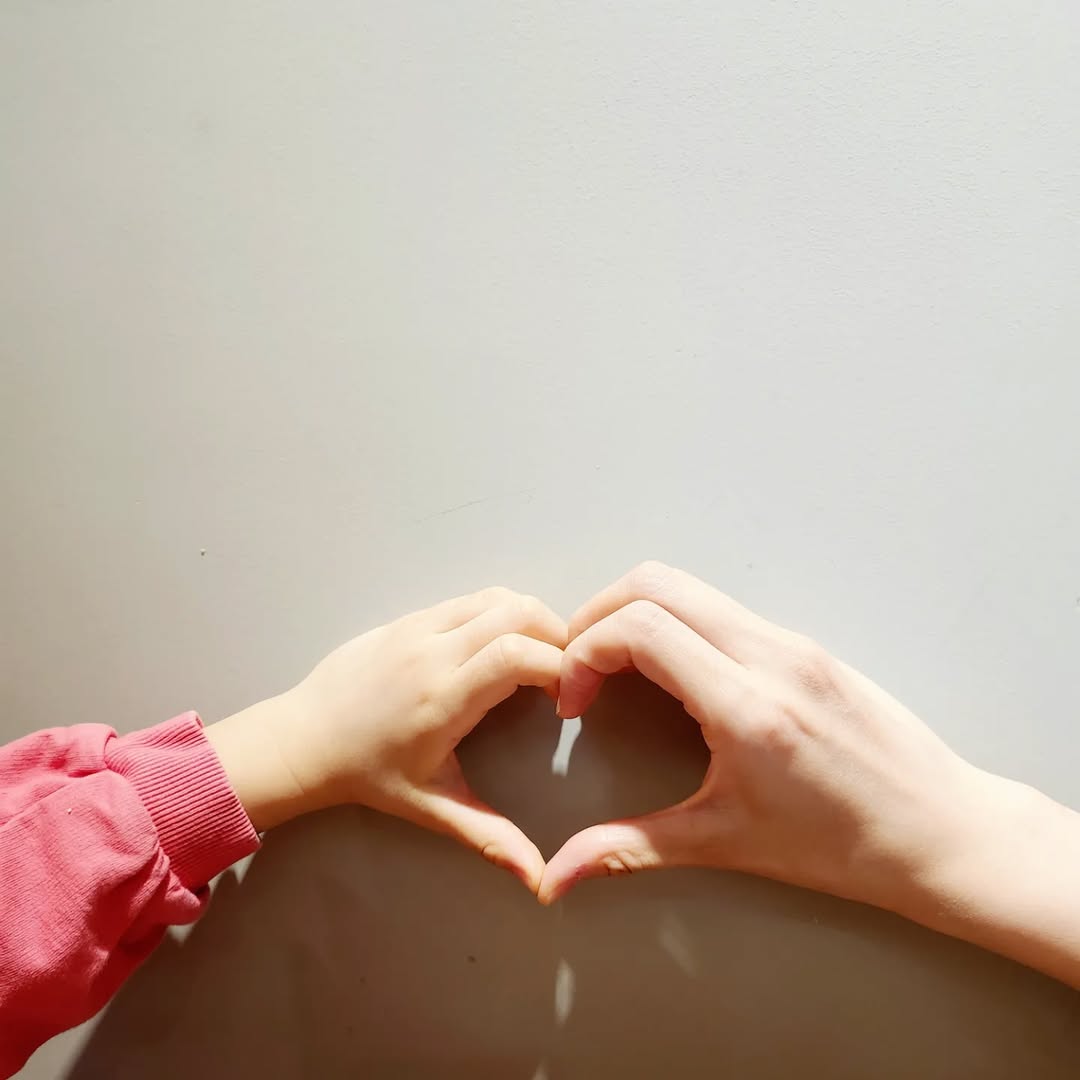 초1 딸과 함께한 단둘이 카페 데이트: 삼남매 육아 중 소중한 힐링 시간