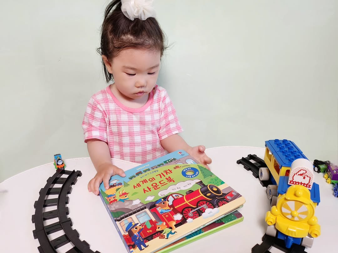 청각, 언어, 촉각 발달 끝판왕! 우리 아이 첫 기차 사운드북, 어스본 <세계의 기차>