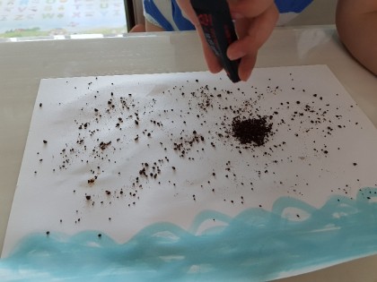 [엄마표놀이] 재활용품으로 꽃게 만들기, 커피가로 모래사장