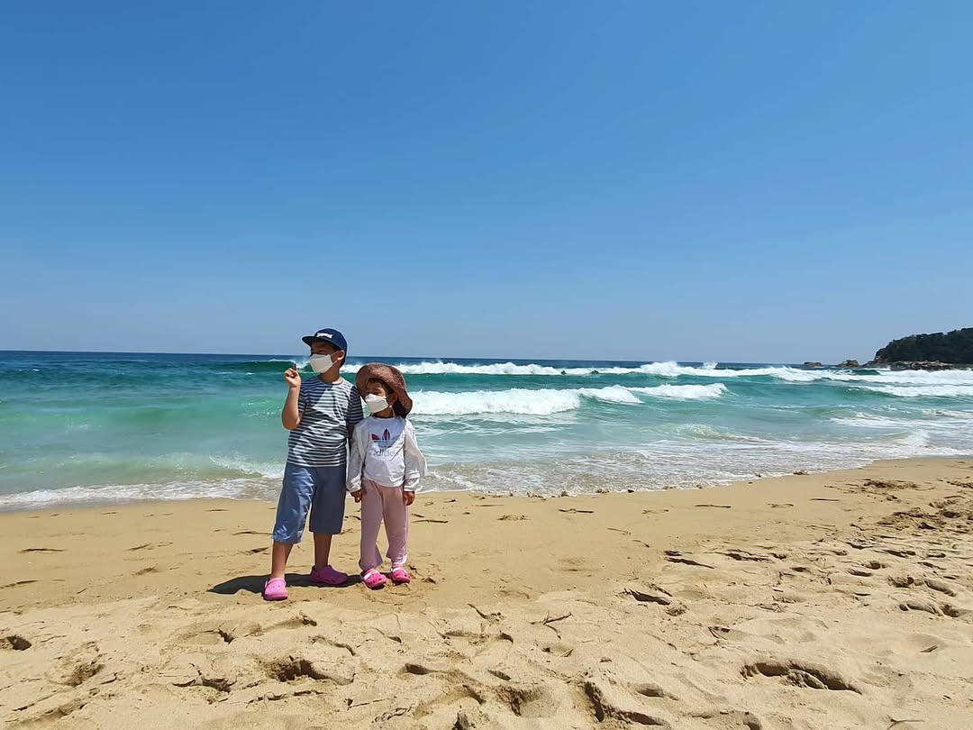 파도에 소리지르다! 하조대 해수욕장에서 찾은 가족 여행의 마지막 추억